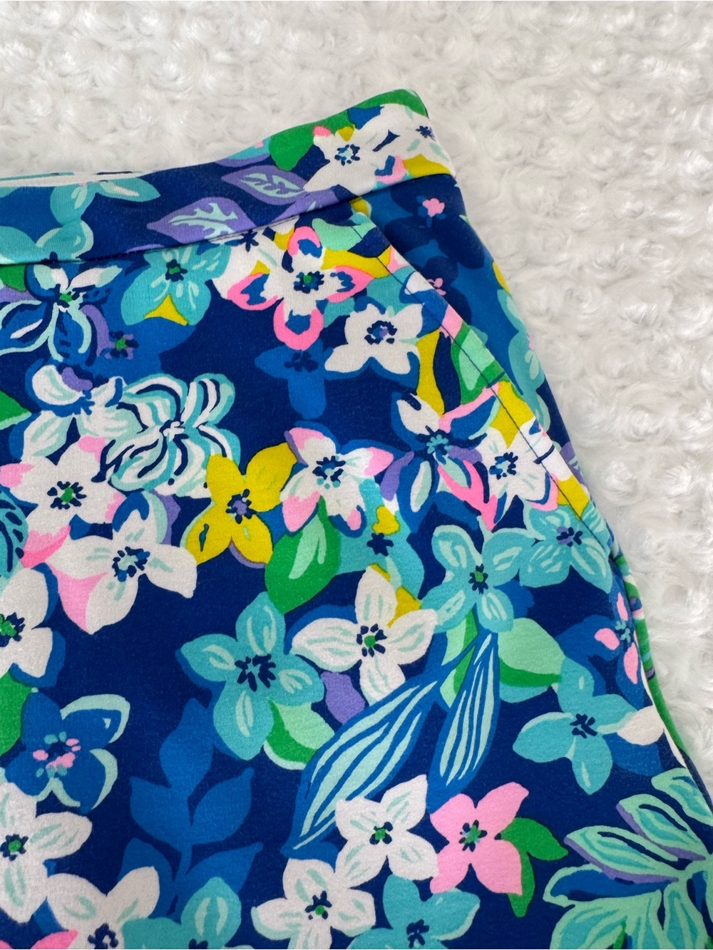 Lilly Pulitzer Golf Skort with built in white Lining - Picture 3 of 10